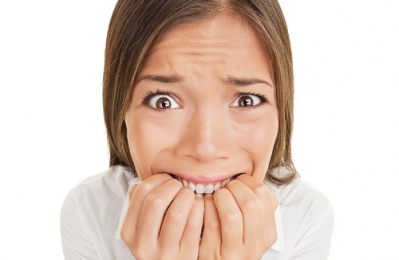 Отбеливание зубов больно и вредно? Разберемся в этой статье